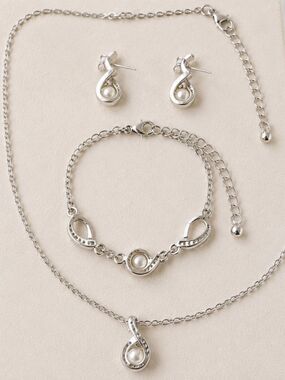 Genuine Ivory White Pearl Necklace, Bracelet & Earrings Jewelry Seti